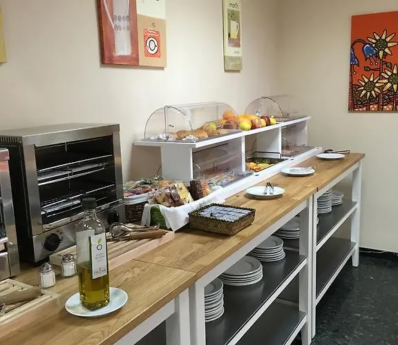 罗莎贝尔酒店 *